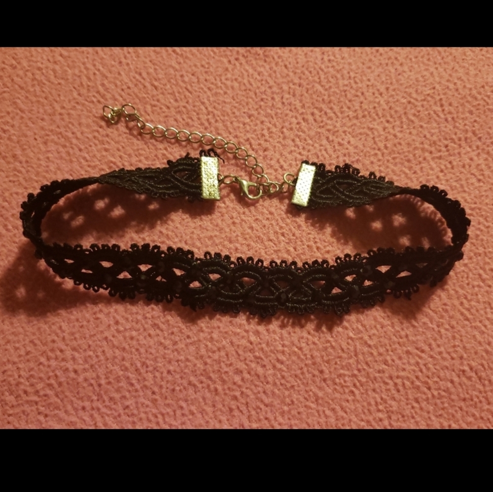 Lace Choker